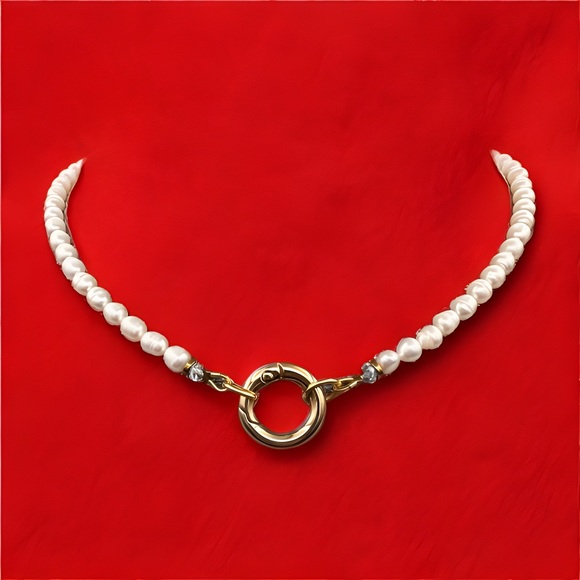 Bee Charm Pearl Necklace - Picture 6 of 8